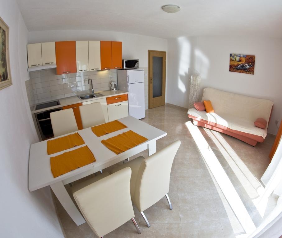 Kristian Apartment *