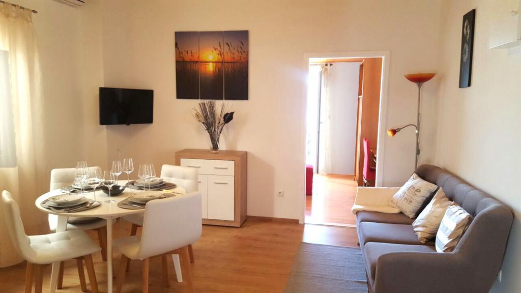Kristian Apartment Bol