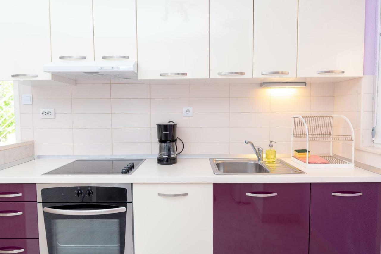 Apartment Kristian Bol