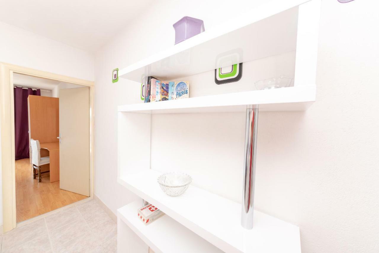 Apartment Kristian Bol